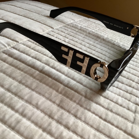 Off-White 49mm Fillmore Rectangle Sunglasses Black Green OS main image 4